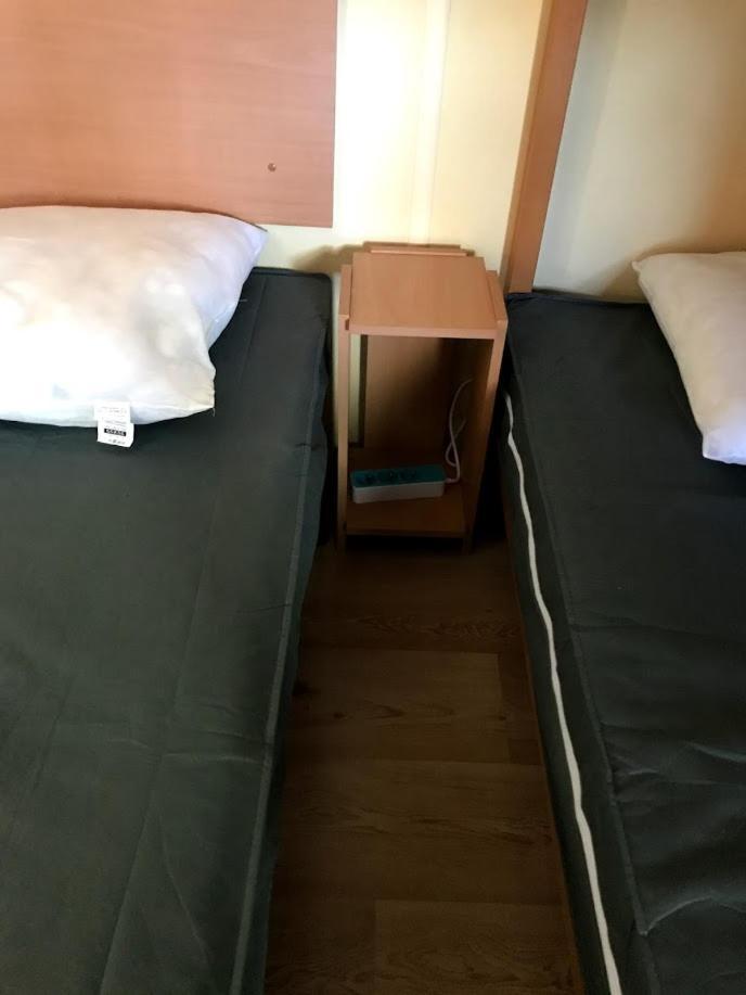 Escapades Ensoleillees Climatisation Television Hotel Сижан Екстериор снимка