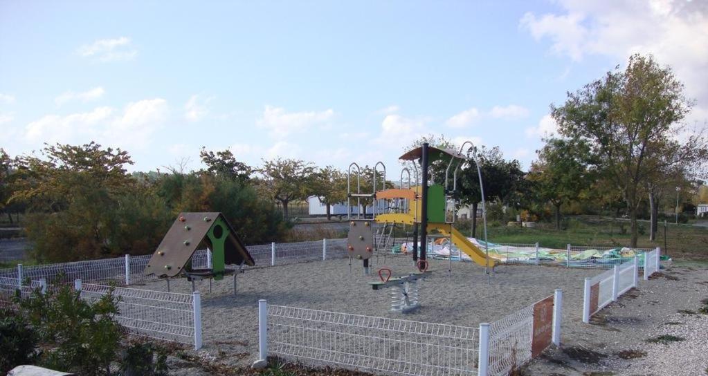 Escapades Ensoleillees Climatisation Television Hotel Сижан Екстериор снимка